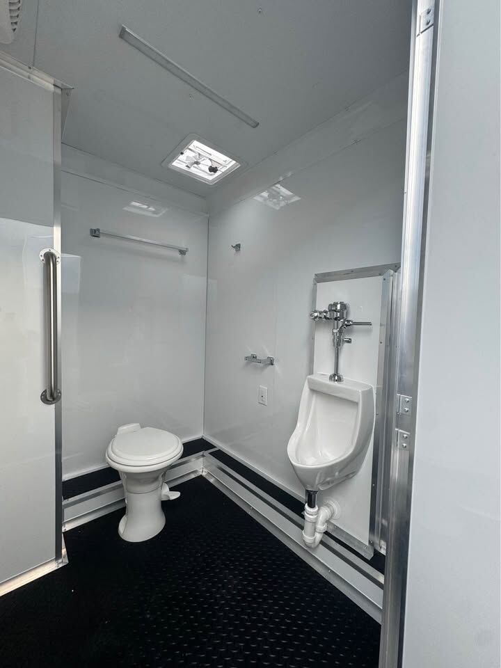 2026 Hook & Line Restroom Trailer in silver frost, photo 6