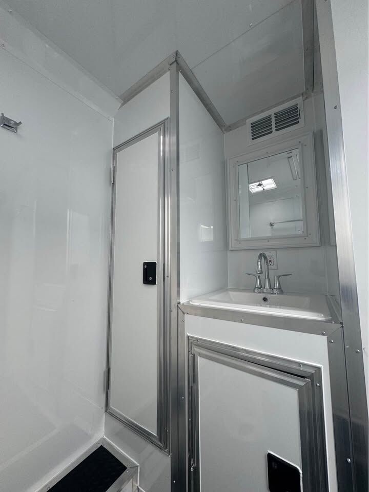2026 Hook & Line Restroom Trailer in silver frost, photo 9